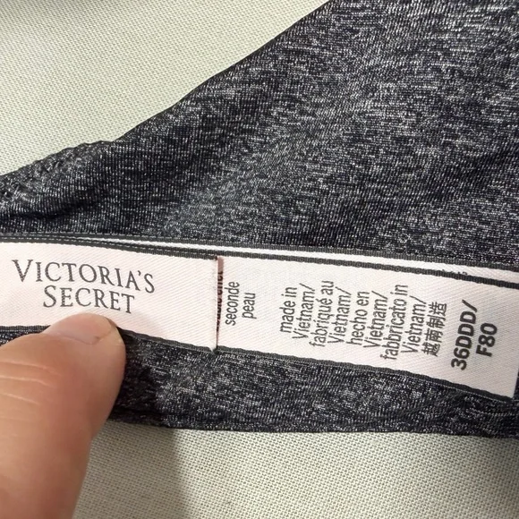 Victoria’s Secret T-Shirt Bra Gray Logo Strap Lightly Lined 36DDD - Picture 3 of 4